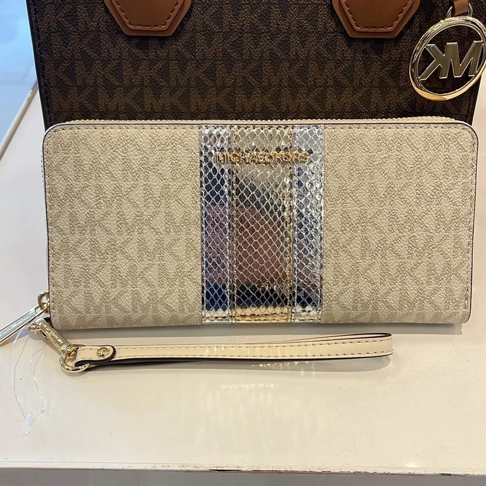 Michael Kors Jet Set Travel Large Signature Logo and Metallic Continental Wallet